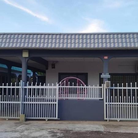 Mersing Spacious 3Bedroom With Free Parking Space Exterior foto